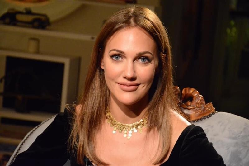 "السلطانة هيام" مريم أوزرلي تتحدث بالعربية في مهرجان البحر الأحمر