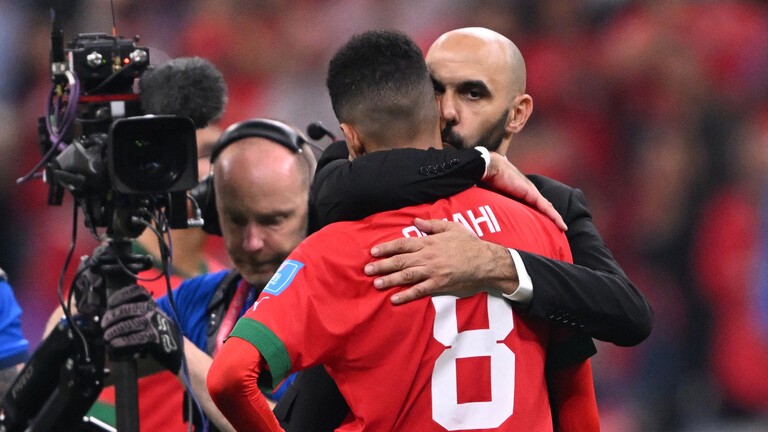 ثلاثي إنجليزي يتسابق لخطف نجم "أسود الأطلس"