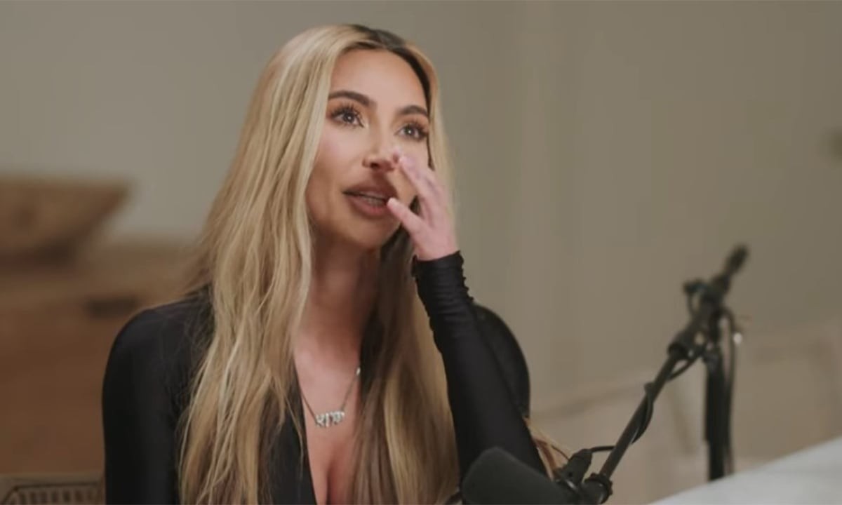 كيم كارداشيان تبكي بسبب طليقها كانييه ويست