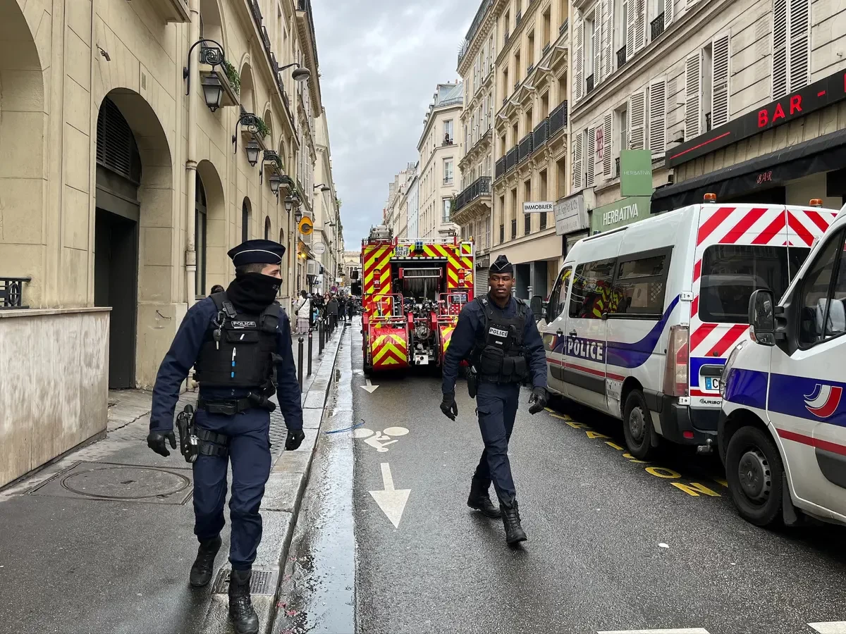 مقتل 3 أشخاص في حادثة إطلاق نار في باريس