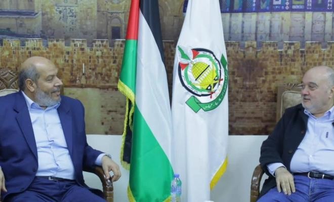 الكشف عن تفاصيل لقاء وفد "حماس" مع القيادي ناصر القدوة بغزة