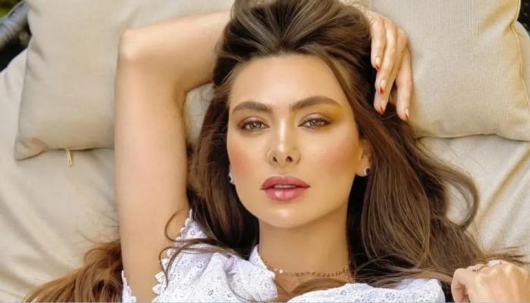 توقيف الممثلة ستيفاني صليبا بملف تبييض أموال وإثراء غير مشروع