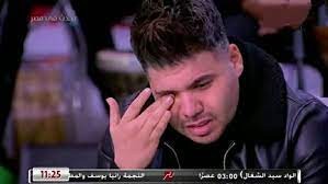 عمر كمال ينهار بالبكاء على الهواء بسبب كراهية الناس