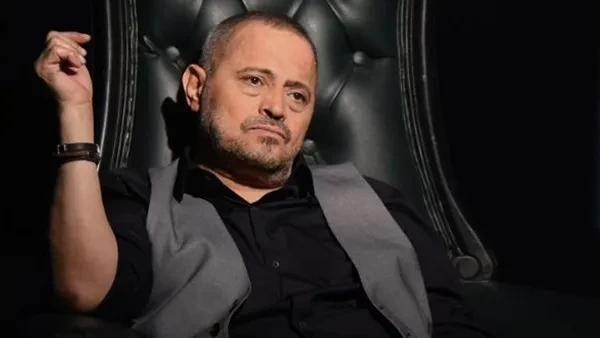 ما سبب زعل عبد المنعم عمايري في كليب "بيتكلم عليا"