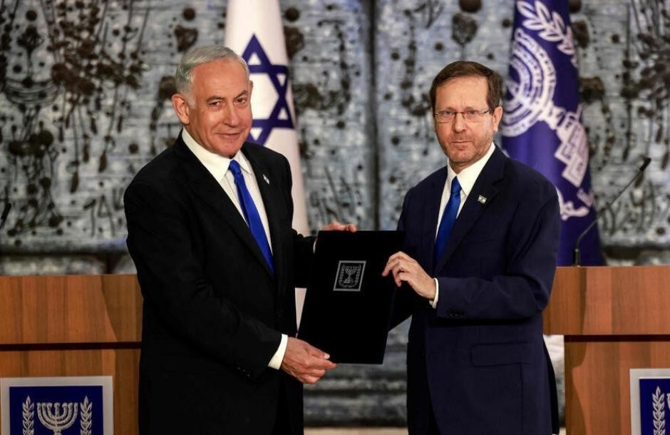 العبري: نتنياهو يتجه لعدم تمديد ولاية شقيق هرتسوغ