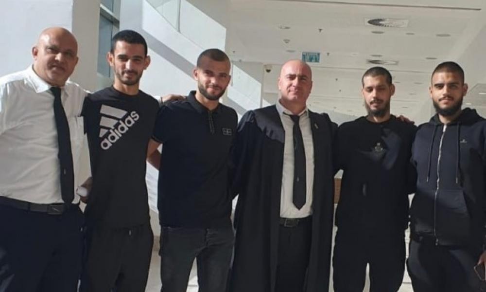 محكمة الاحتلال تفرض الحبس المنزلي على شاب من اللد