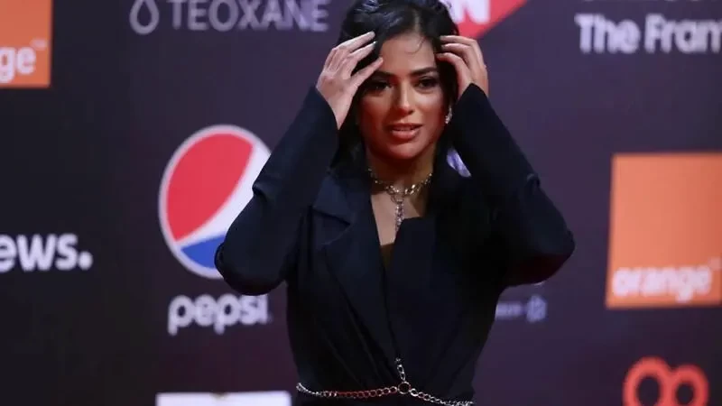 بالفيديو: لحظة سقوط ثراء جبيل من الطابق الثاني.. ومقطع يوثق المشهد المخيف