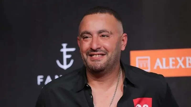 شاهد: أحمد السقا يعود الى المسرح بـ"سيدتي الجميلة" لفؤاد المهندس