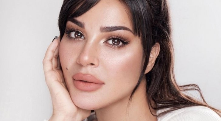 شاهد: خطيب نادين نسيب نجيم يهدد جمهورها وهي ترد