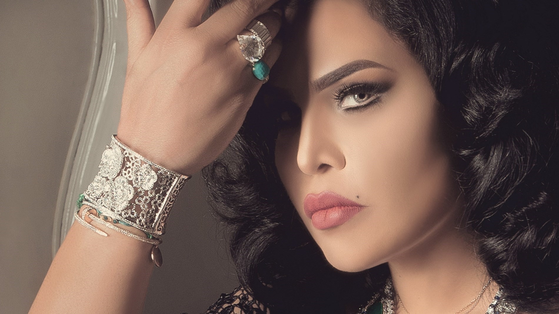 "العاشرة عالمياً".. أحلام تحتفل بنجاح أغنية "وياك وياك"