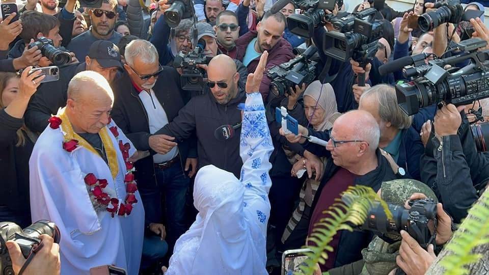 الفصائل الفلسطينية تُهنئ الأسير المحرر ماهر يونس بالإفراج من سجون الاحتلال