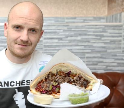 بريطانى يلتهم 124 وجبة كباب خلال 31 يومًا فى تحدى طعام.. ماذا حدث له؟