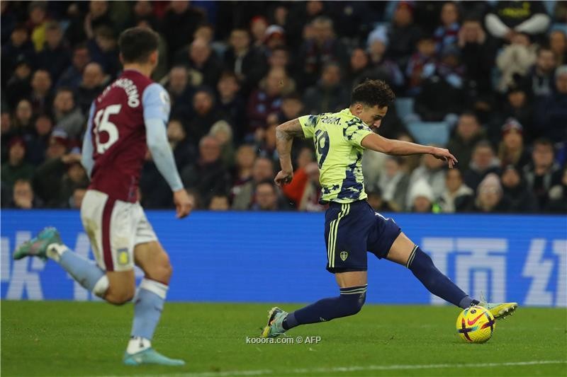 بالصور.. بوينديا يمنح أستون فيلا فوزا ثمينا على ليدز