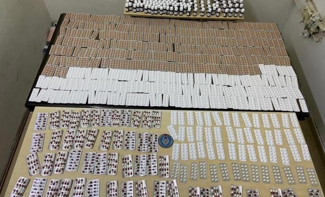شرطة الخليل تضبط آلاف الحبوب المخدرة في أحد المنازل