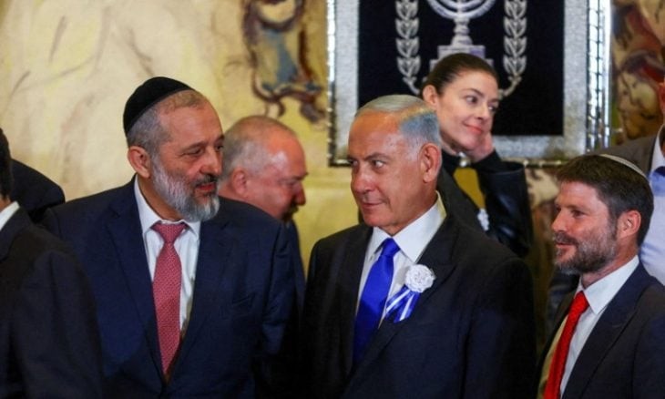 هارتس :  إلى قضاة “العليا”: أليس من الأجدر أن تحاكموا “عراب الفساد” نتنياهو قبل درعي؟