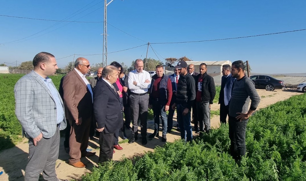 الحكومة تعيد بناء 20 دونمًا من دفيئات زراعية في قطاع غزة