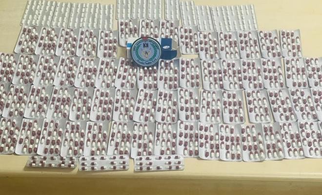 شرطة مكافحة المخدرات تضبط 1200 حبة مُخدرة في إحدى الصيدليات شمال الخليل