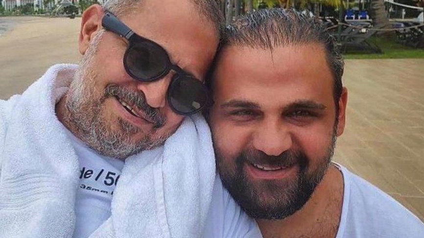 قدم اكثر من اغنية ورافق والده دائما