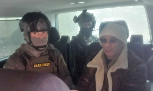 السلطات الإيطالية تُلقي القبض على أخطر رجال المافيا ماتيو ميسينا