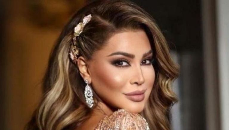 نوال الزغبي تصالح لطيفة بعد "إحراج" تريو الرياض.. "كانت حركة عفوية"