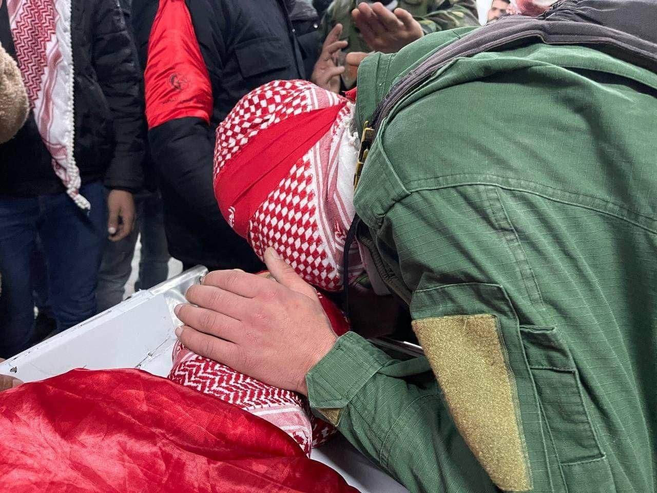الفصائل الفلسطينية تنعى الشهيد آدم عياد من مخيم الدهيشة