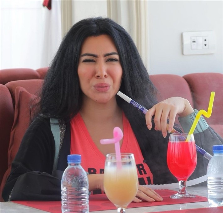 ميرهان حسين تدخن الشيشة في كواليس "الونش"