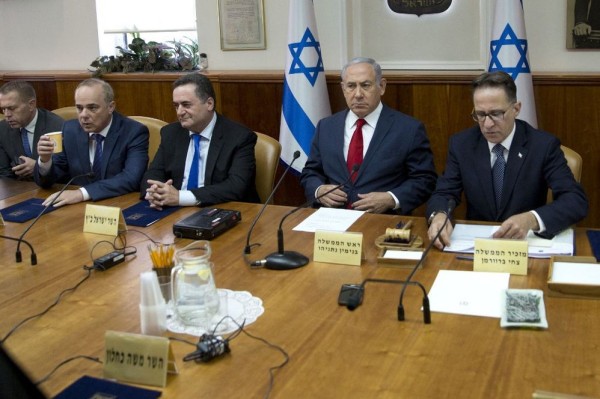 صحيفة عبرية تكشف تفاصيل الملفات التي سيبحثها "الكابينت" اليوم