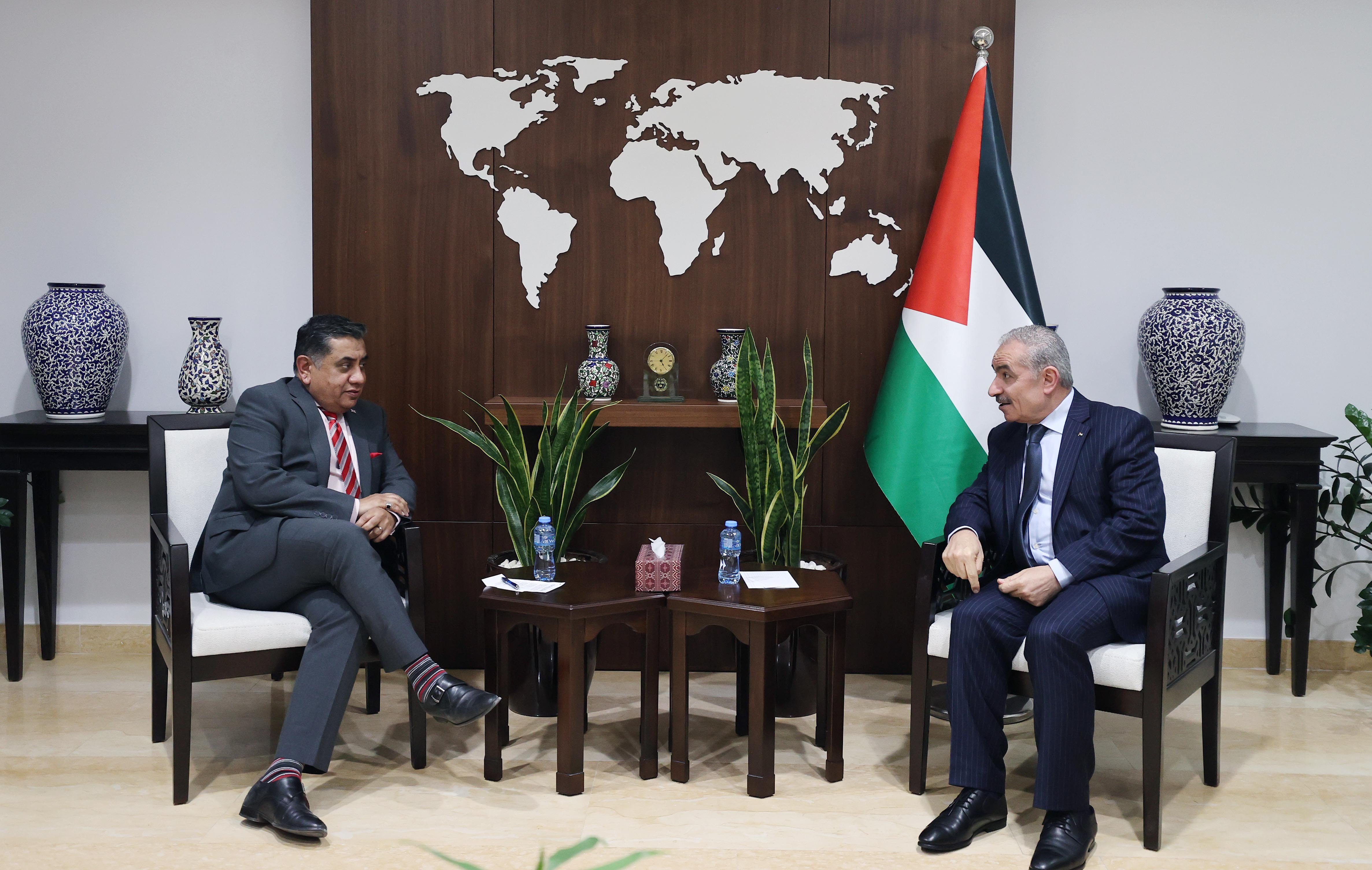 اشتية يطالب بريطانيا بالاعتراف بدولة فلسطين والضغط على "إسرائيل"