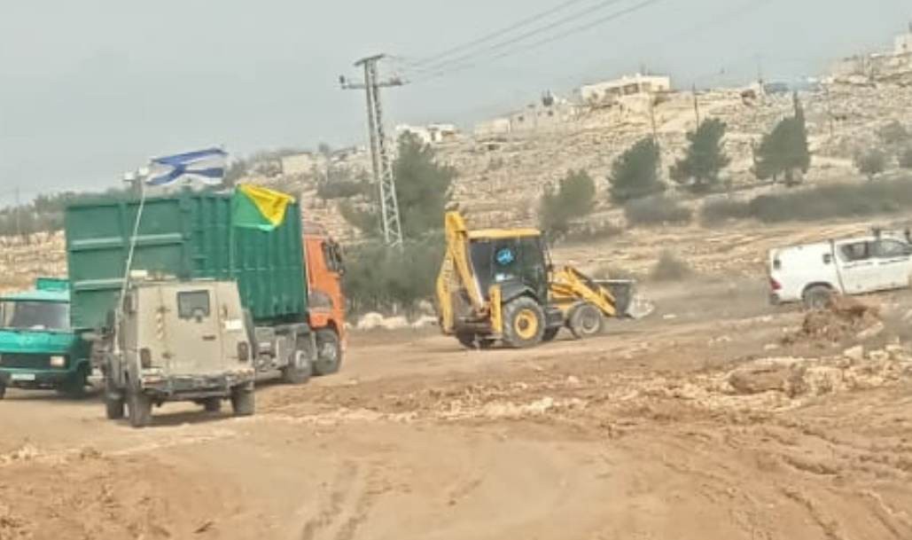 الخليل: الاحتلال يستولي على آليات تابعة لبلدية الظاهرية