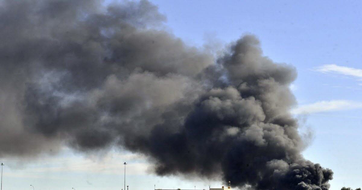 فقدان 8 عمال وتضرر منازل إثر اندلاع حريق في ناقلة نفط فارغة وسط تايلاند