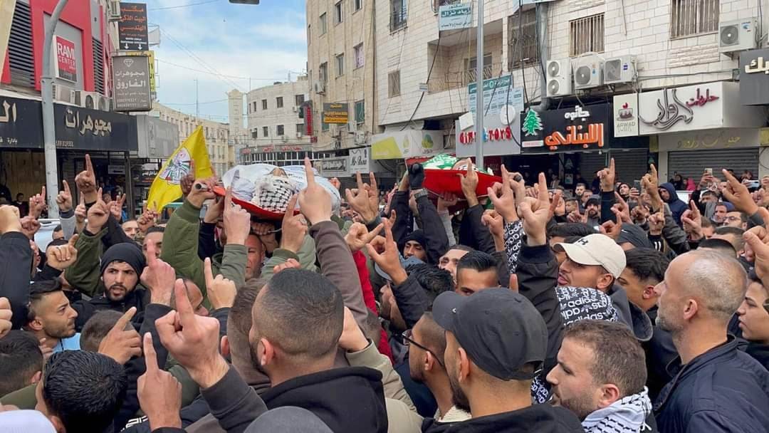 بالفيديو: جماهير شعبنا تُشيع جثامين شهداء نابلس