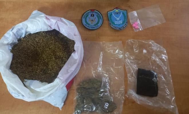 الشرطة تضبط كمية من مواد يشتبه أنها مخدرة في بيت لحم