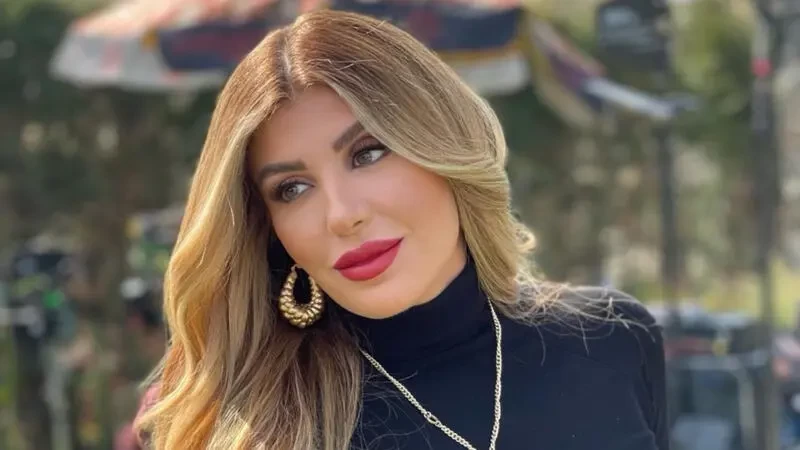 شاهد: ميل جيبسون يرفض التصوير مع ريتا حرب .. والأخيرة تضربه على كتفه