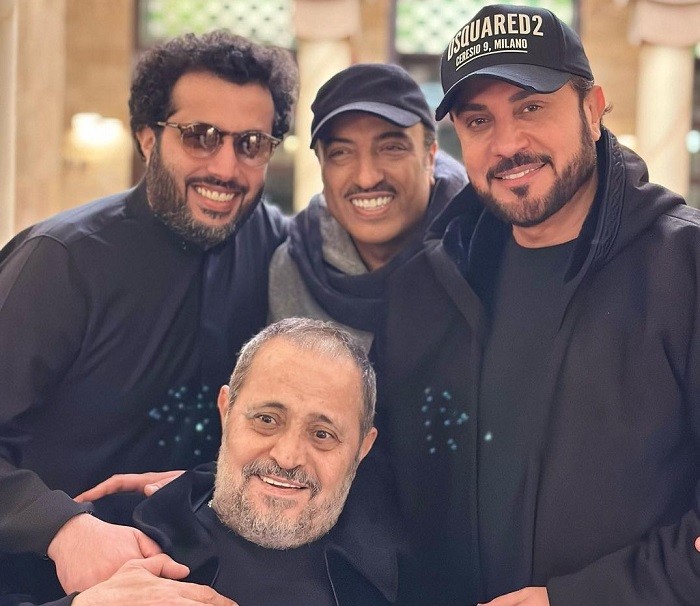 على أنغام "أي دمعة حزن لا".. تركي آل الشيخ يواسي جورج وسوف