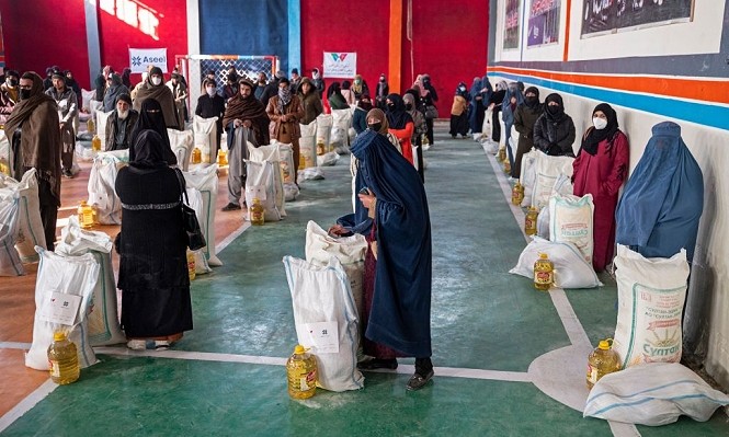 "طالبان" تُقرر السماح للنساء بالعمل في المنظمات غير الحكومية