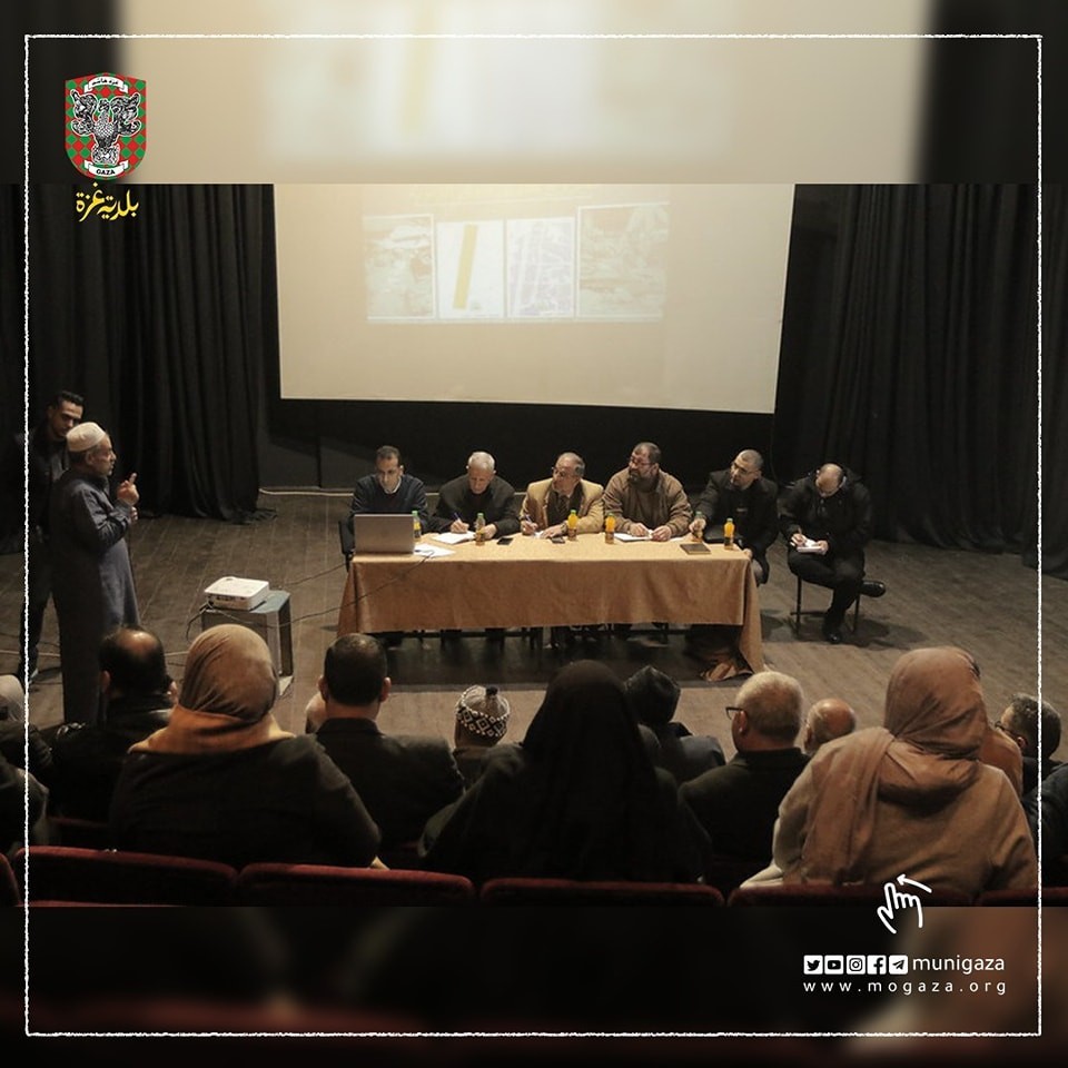 بالصور: بلدية غزة تُناقش مقترح مشروع تطوير سوق الزاوية