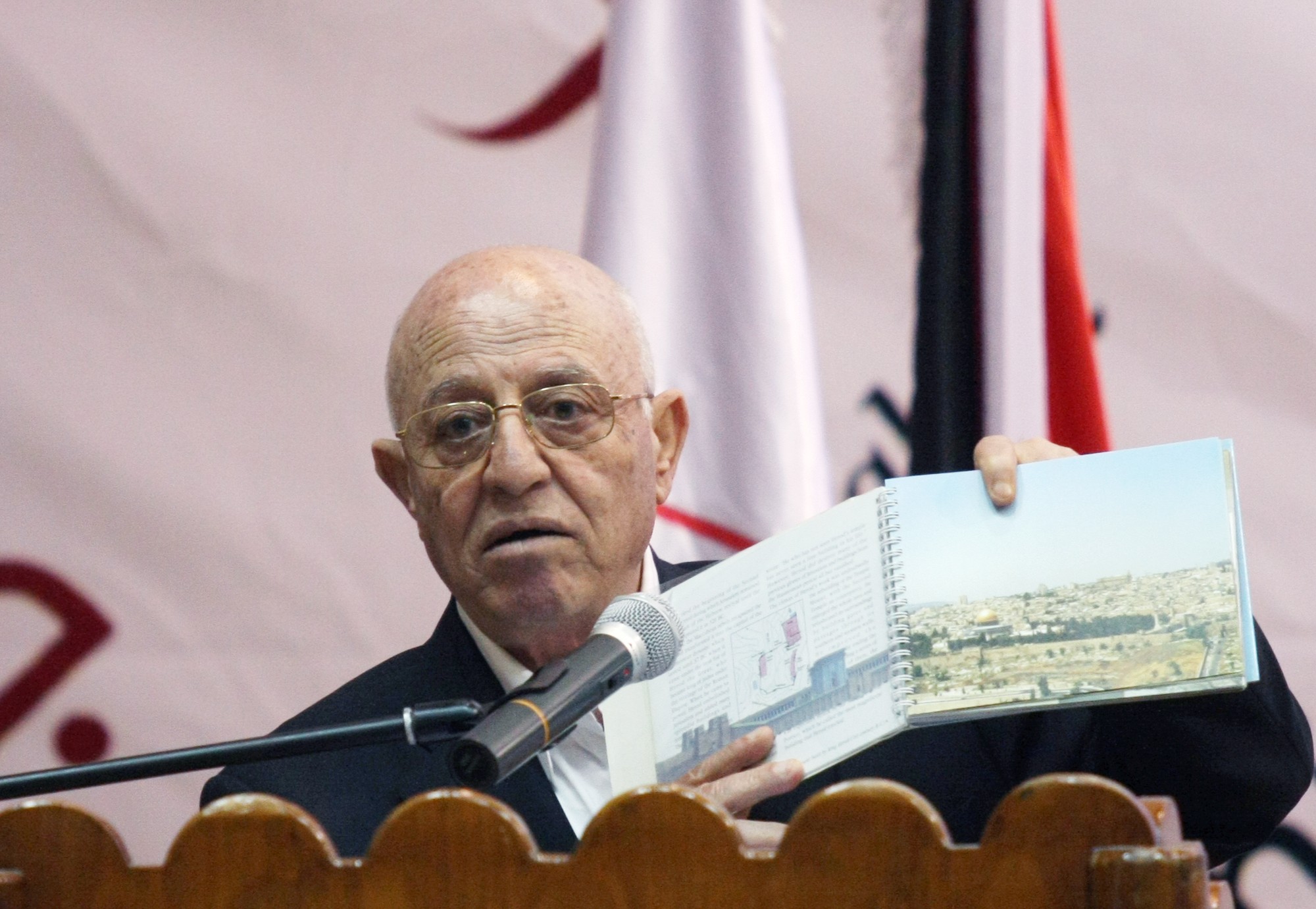 حركة حماس تنعى رئيس الوزراء الأسبق أحمد قريع