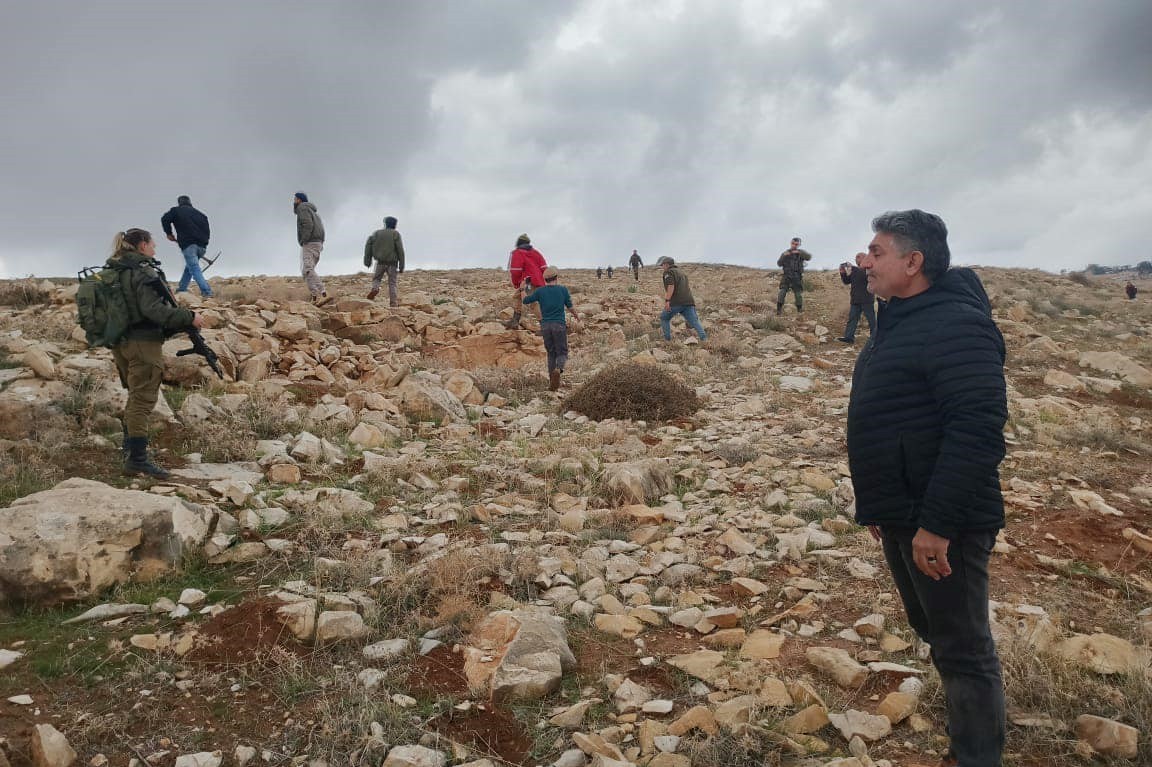 مستوطنون يعتدون على تجمع بدو عرب الكعابنة والمليحات