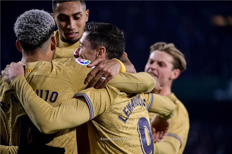 بالصور : برشلونة يهرب من فخ بيتيس.. ويبتعد بصدارة الليجا