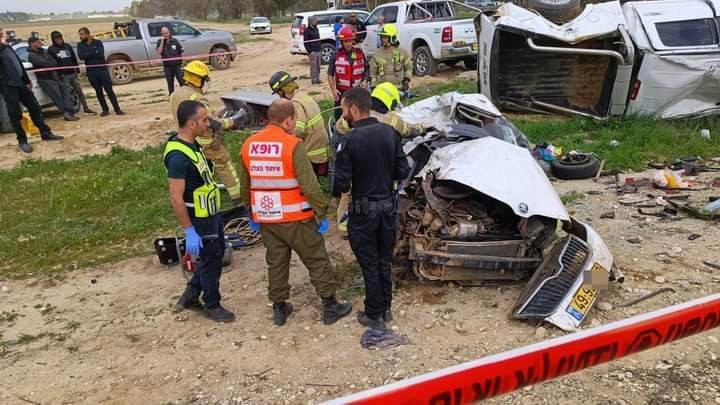 مقتل 4 مستوطنين وإصابة آخر جراء حادث سير في منطقة غلاف غزّة