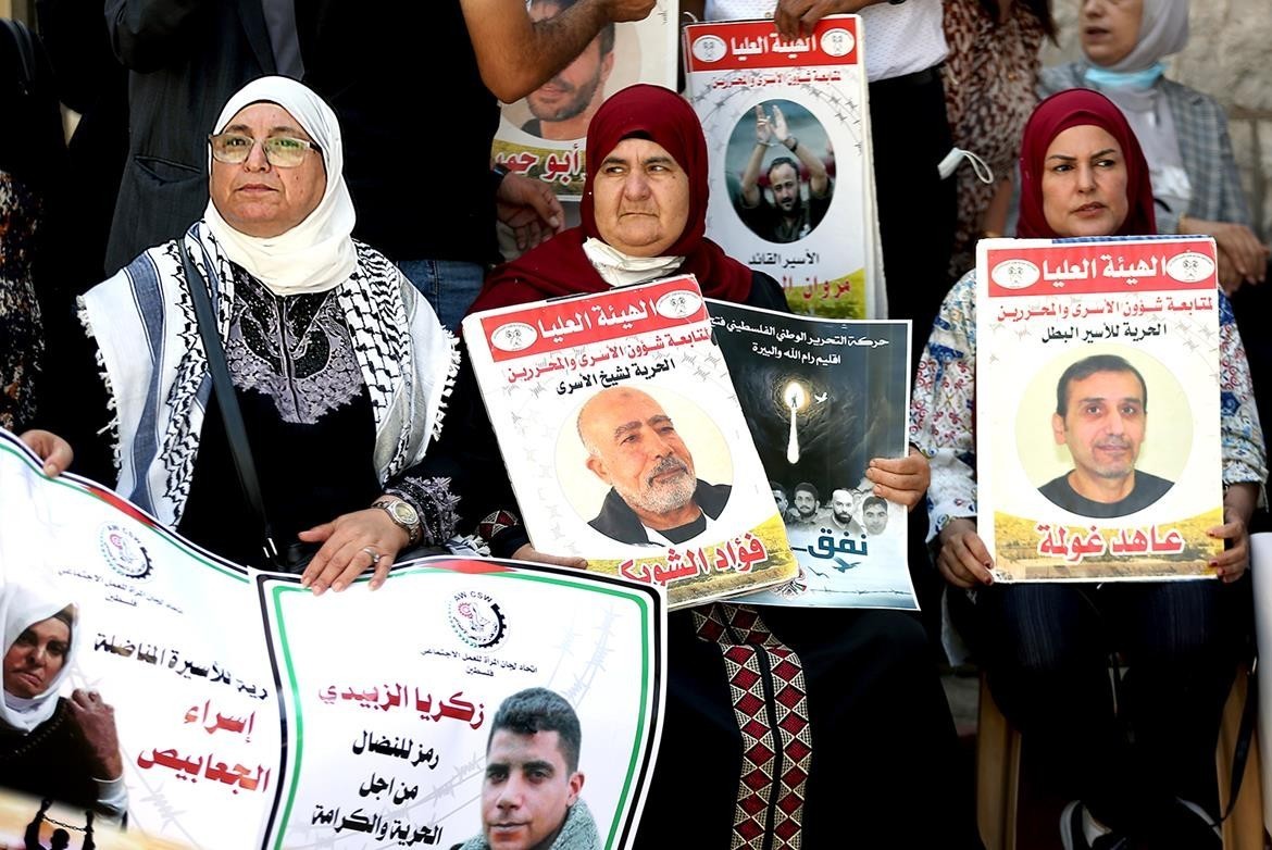 وقفة دعم وإسناد للأسرى في طولكرم