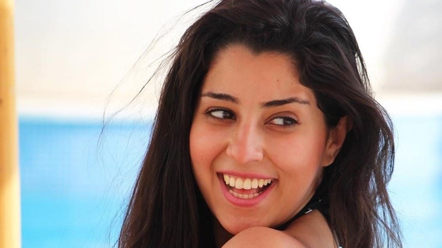 بالفيديو: ايتن عامر تكشف للجديد اسرار اغنيتها! طليق وعائلة عارضة ازياء ايلي صعب ينهون حياتها