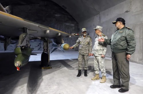 إيران تكشف النقاب عن قاعدة جوية تحت الأرض