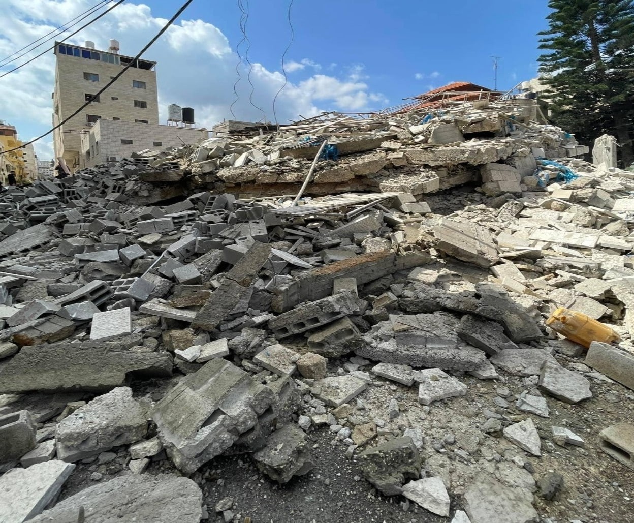 الدبيك: ثلث المباني في فلسطين قابلة للتضرر بشكل كبير
