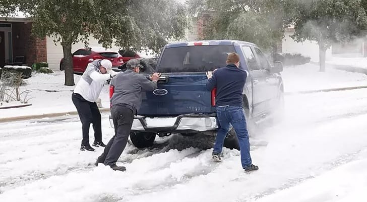 برد قطبي تاريخي يضرب شمال شرق الولايات المتحدة وشرق كندا