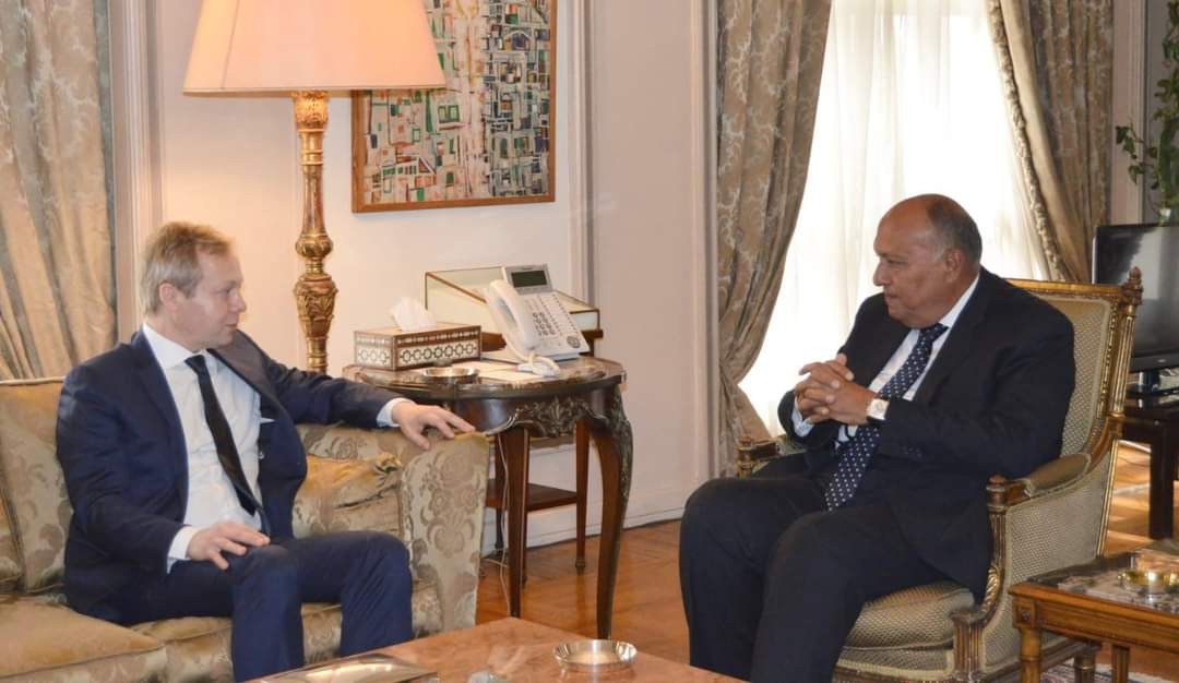 وزير الخارجية المصري يستقبل المبعوث الأوروبي لعملية السلام في الشرق الأوسط