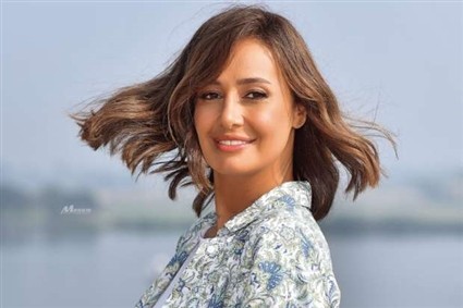 حلا شيحة تحتفل بعيد ميلادها دون حجاب