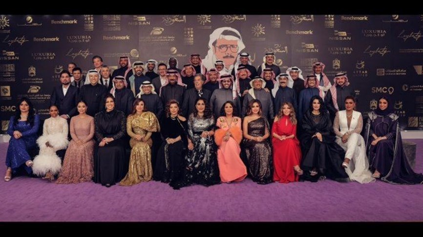 بالفيديو: فنانون من مختلف الدول العربية في ليلة صوت الارض لتكريم الراحل طلال مداح