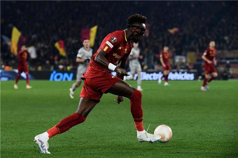 بالصور : أياكس يودع وروما يصعد لثمن نهائي الدوري الأوروبي