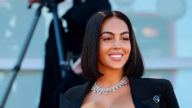 بالفيديو: بعد رقص كريستيانو العريضة السعودية.. الجمهور يترقب احتفال جورجينا رودريغيز